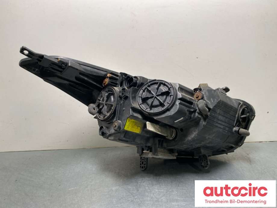 Frontlykt venstre xenon til Hyundai i40 2012-2017 (92103 3Z330|)