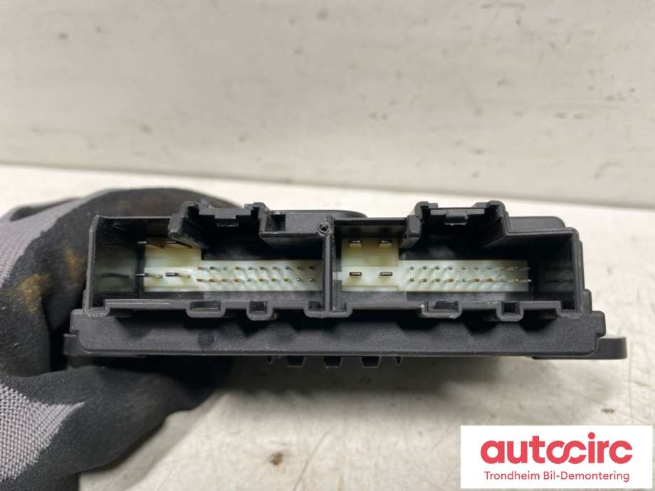 Styreenhet elektrisk bakluke til Ford Mustang Mach-e 2020-->>  (FOMOCO|2718957|JU5T-14B673-AB|)