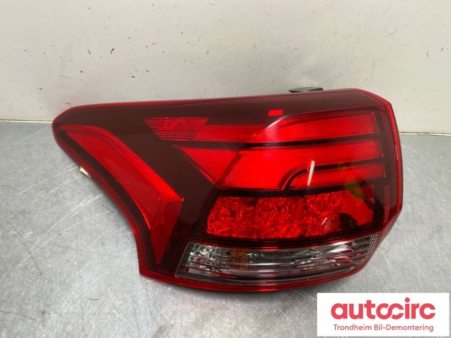 Baklykt venstre ytre til Mitsubishi Outlander, 2015-->> (Type III, Fase 2)