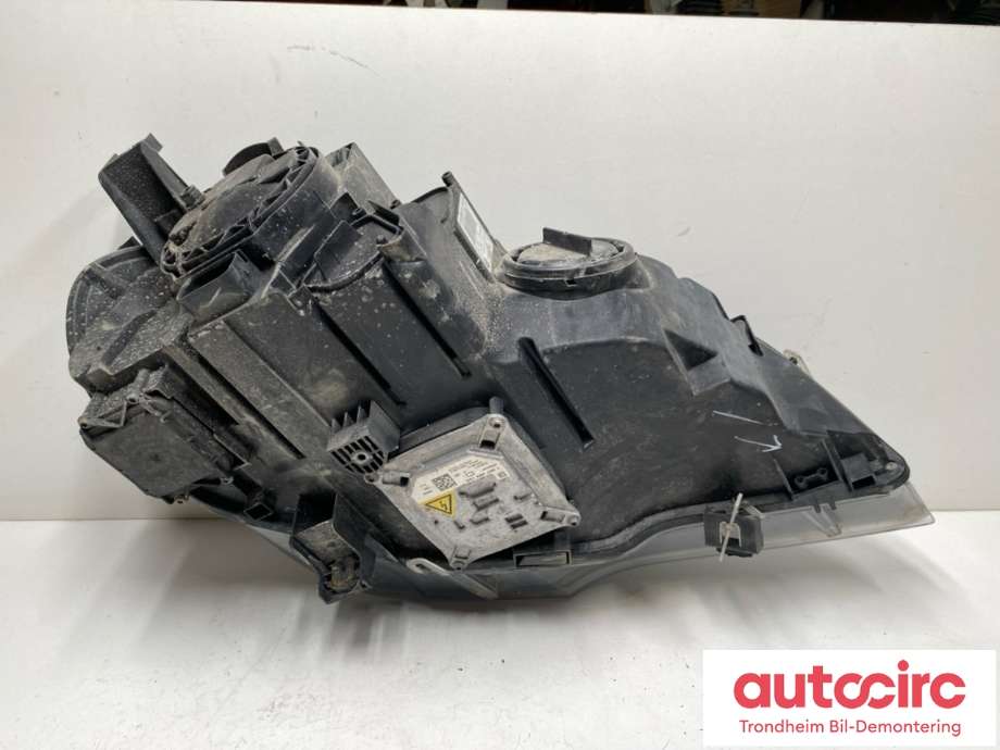 Frontlykt venstre xenon til BMW X5 2007-2013 (E70) (E70) (63117288995|)