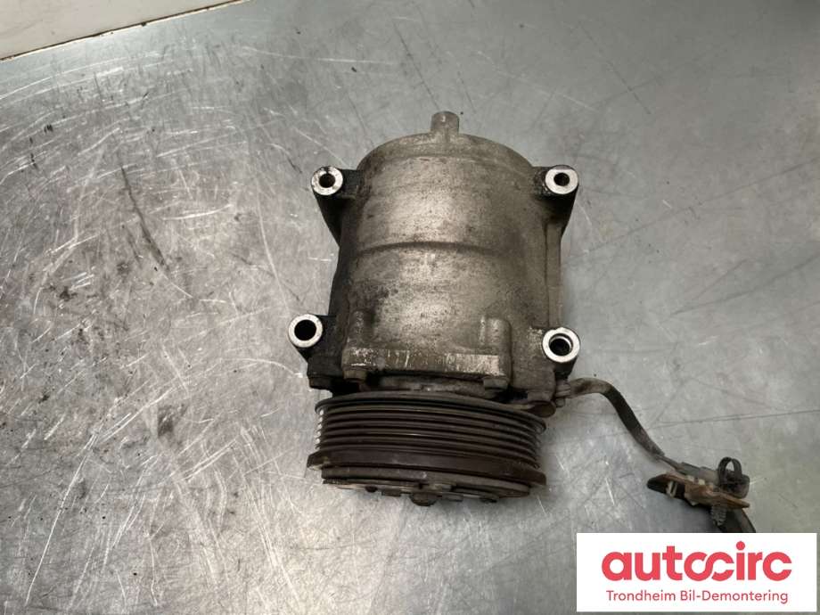 Aircondition kompressor til Ford Fiesta 2008-2012 (Type VI, Fase 1) (8V51-19D629-DF|8V51-19D629-DG|1767718)