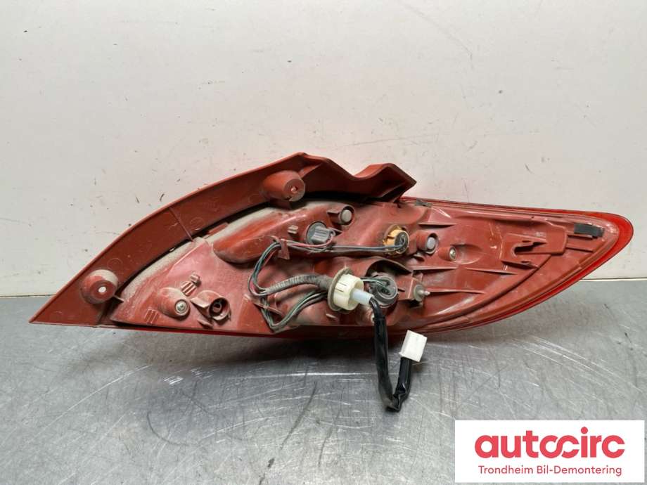 Baklykt venstre til Mazda 2 2007-2010 (Type II, Fase 1) (REDUSERT PRIS!|D65151160K|)