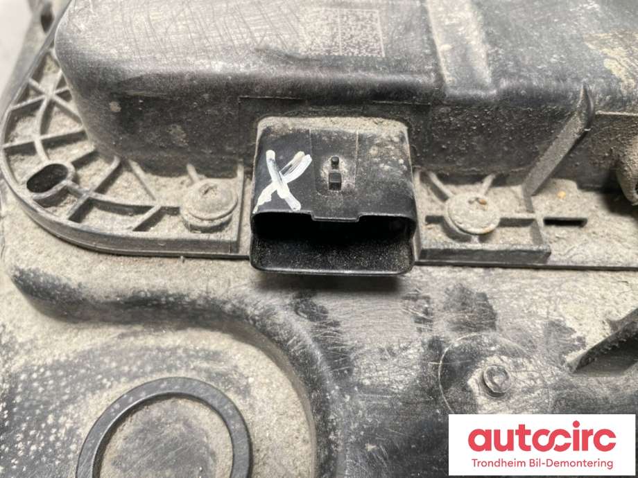 AdBlue tank til Peugeot Partner 2015-2019 (Type II, Fase 2) (98 086 252 80|16 826 198 80|)