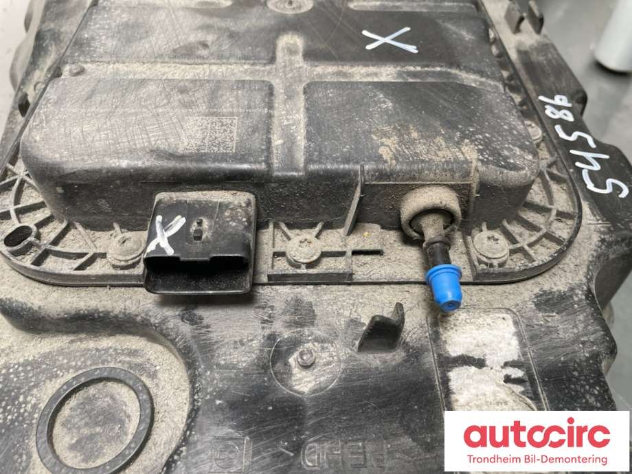 AdBlue tank til Peugeot Partner 2015-2019 (Type II, Fase 2) (98 086 252 80|16 826 198 80|)