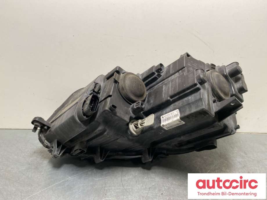 Frontlykt høyre halogen til VW Caddy 2010-2015 (Type III, Fase 2)  (1T1 941 006 H|)