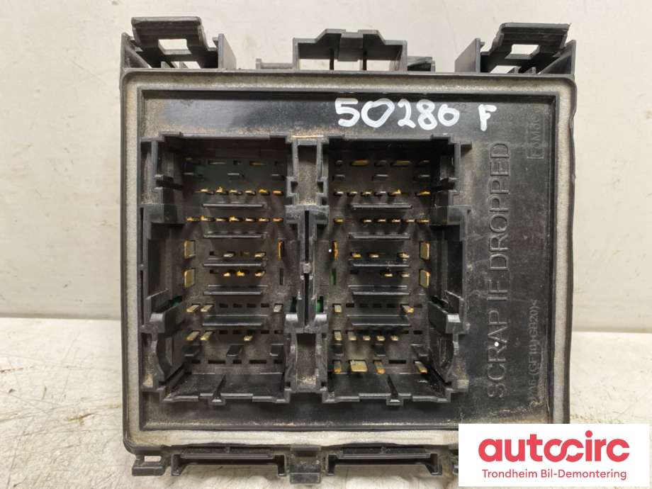 Sikringsboks motorrom til Ford Mustang Mach-e 2020-->>  (2615830|)