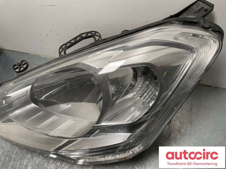 Frontlykt venstre halogen til Peugeot Partner 2015-2019 (Type II, Fase 2)  (9682828280|6208K6|)