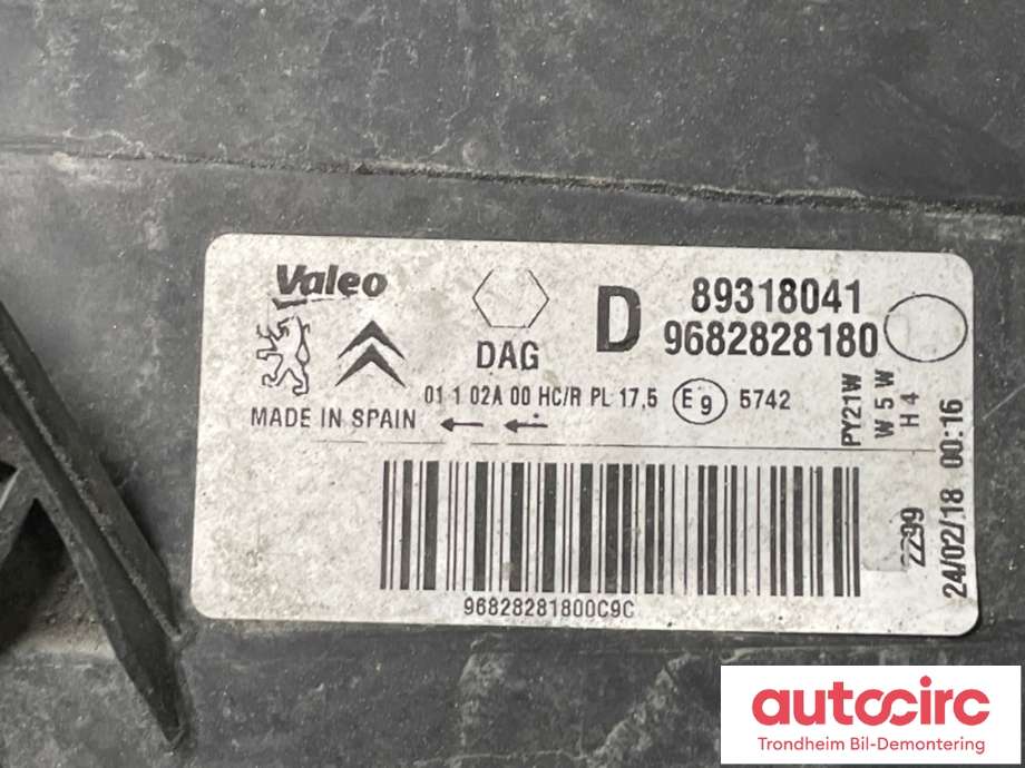 Frontlykt høyre halogen til Peugeot Partner 2015-2019 (Type II, Fase 2) (9682828180|6206K6|)