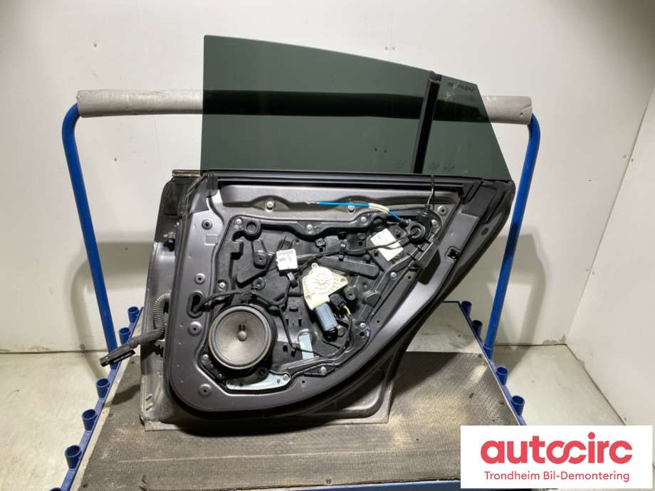 Dør høyre bak til Mercedes CLA 2013-2019 (C117) (C117) (A1177300205|)