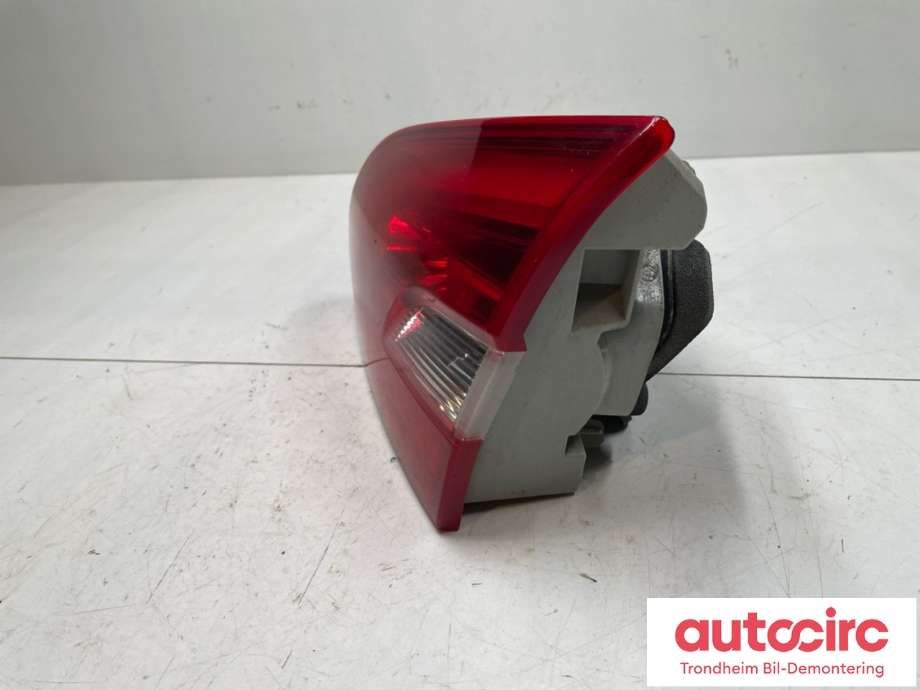 Baklykt høyre indre til Peugeot 308 2013-2021 (Type II)  (9678094880|)