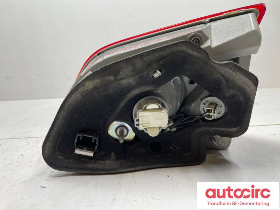 Baklykt venstre indre til Peugeot 308 2013-2021 (Type II)  (9678098080|)