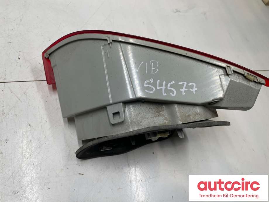 Baklykt venstre indre til Peugeot 308 2013-2021 (Type II)  (9678098080|)