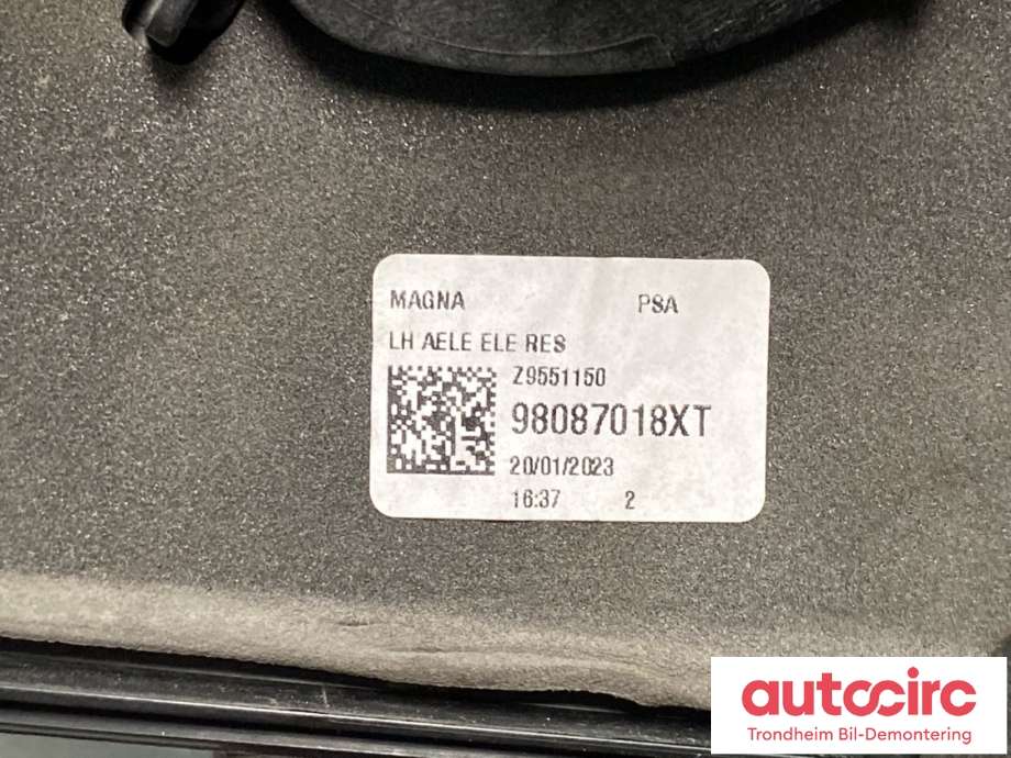 Speil venstre til Peugeot Expert 2016-->> (Type III)  (98087018XT|)