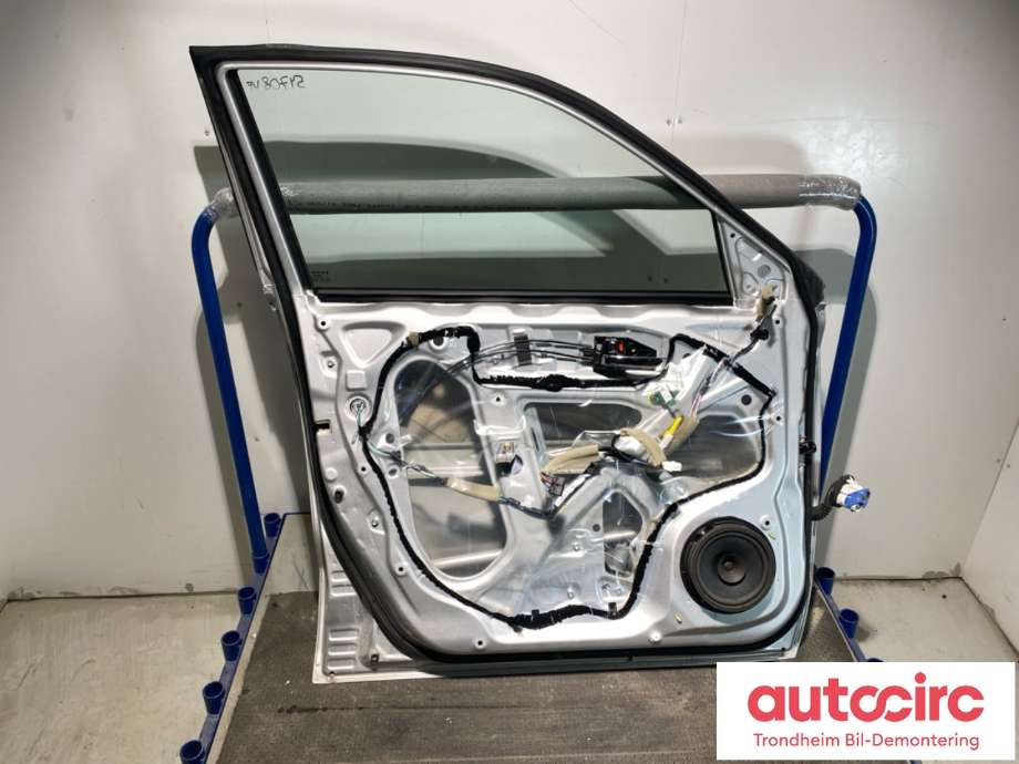 Dør venstre foran til Suzuki Vitara 2015-->> (Type IV)  (6800254P01|)