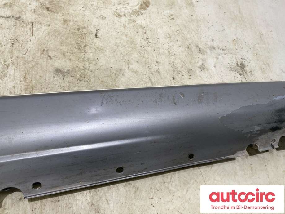 Stigtrinn/stigbrett høyre til BMW X5 2007-2013 (E70) (E70) (51 77 7 163 556|)