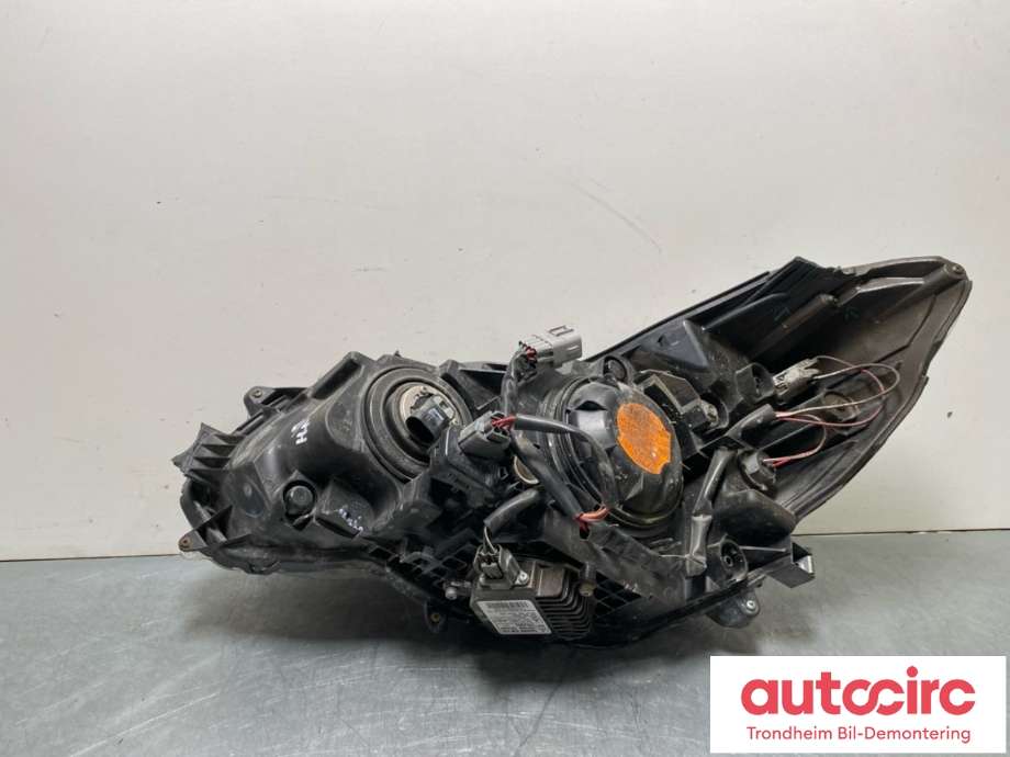Frontlykt høyre halogen til Subaru XV 2012-2017 (Type I)  (84001FJ120|)
