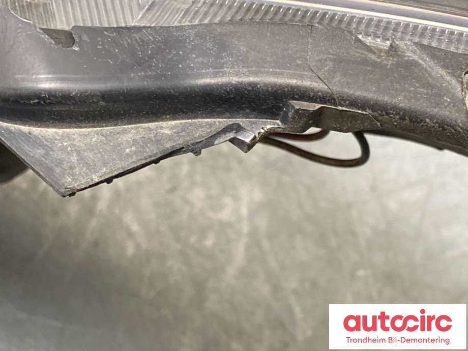 Frontlykt høyre halogen til Subaru XV 2012-2017 (Type I)  (84001FJ120|)