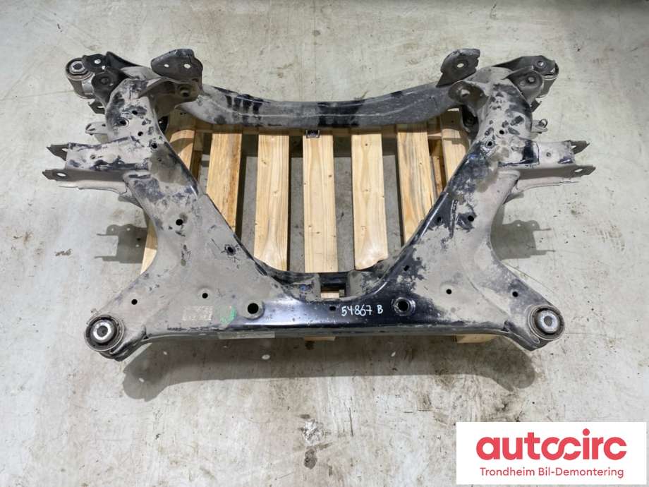 Travers bak til Tesla Model Y 2021-2024 (Type I)  (1044580-01-C|1044580-00-C|1044580-00-D| 1044580-01-D)
