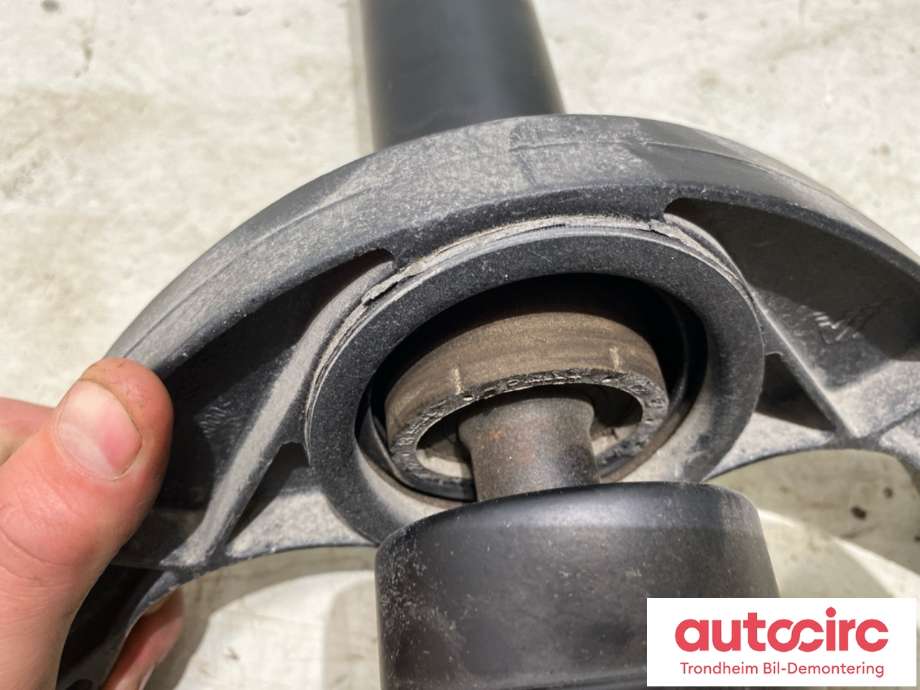 Mellomaksel til VW Tiguan 2016-2020 (Type II, Fase 1)  (5QF 521 101 P|)
