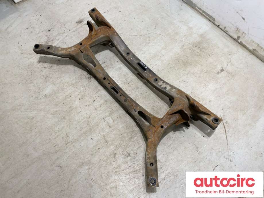 Travers bak til Hyundai i30 2017-2020 (Type III) (55410G 4AA0|)