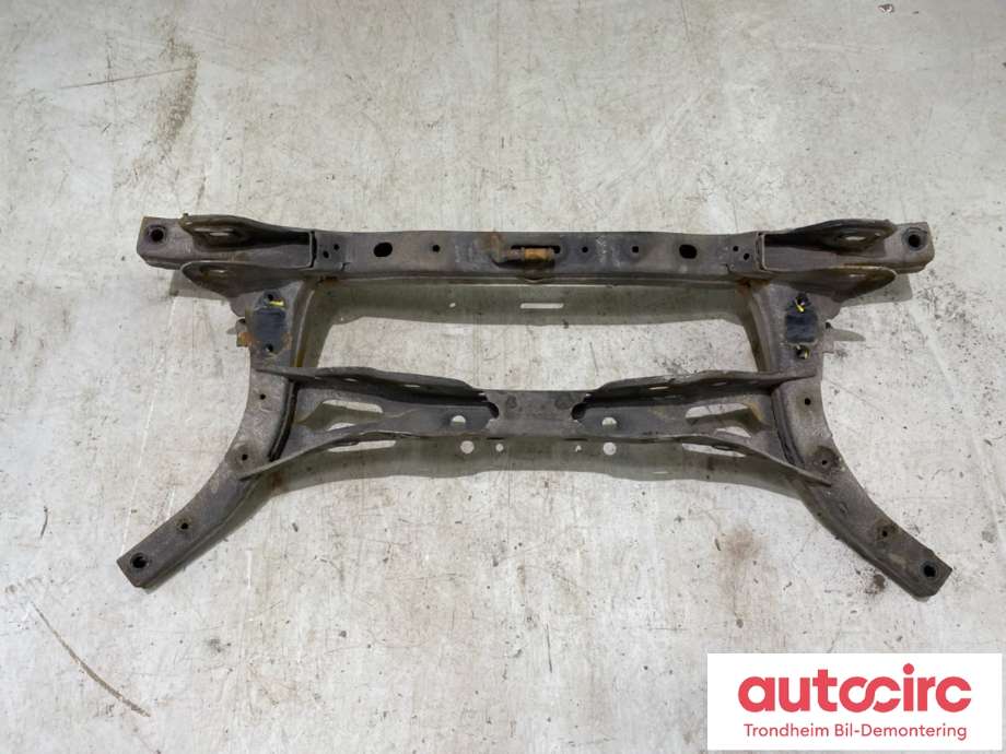 Travers bak til Hyundai i30 2017-2020 (Type III) (55410G 4AA0|)
