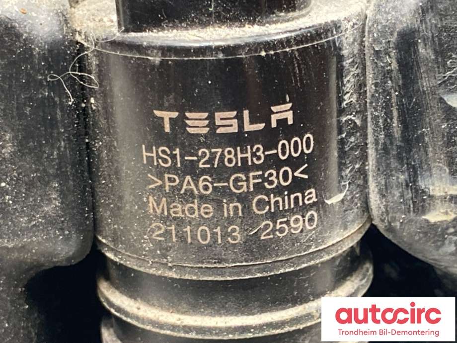 Spylertank til Tesla Model Y 2021-2024 (Type I)  (1607948-00-A|)