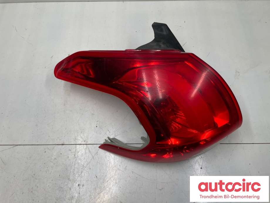 Baklykt venstre ytre til Peugeot 2008 2013-2019 (Type I)  (96 780 742 80|)