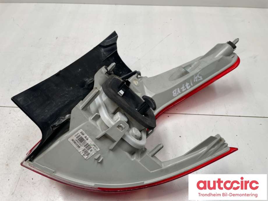 Baklykt venstre ytre til Peugeot 2008 2013-2019 (Type I)  (96 780 742 80|)