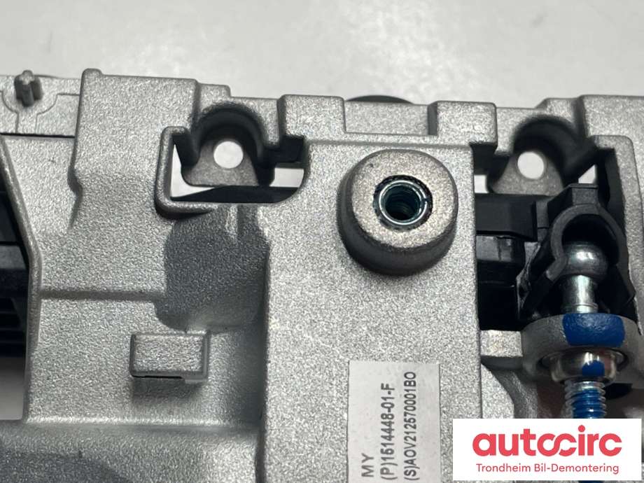 Parkeringskamera foran til Tesla Model Y 2021-2024 (Type I) (1514448-01-F|)