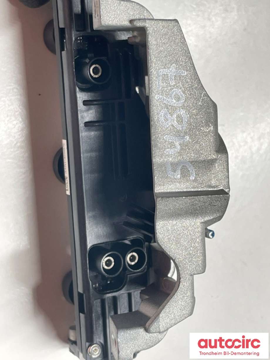 Parkeringskamera foran til Tesla Model Y 2021-2024 (Type I) (1514448-01-F|)