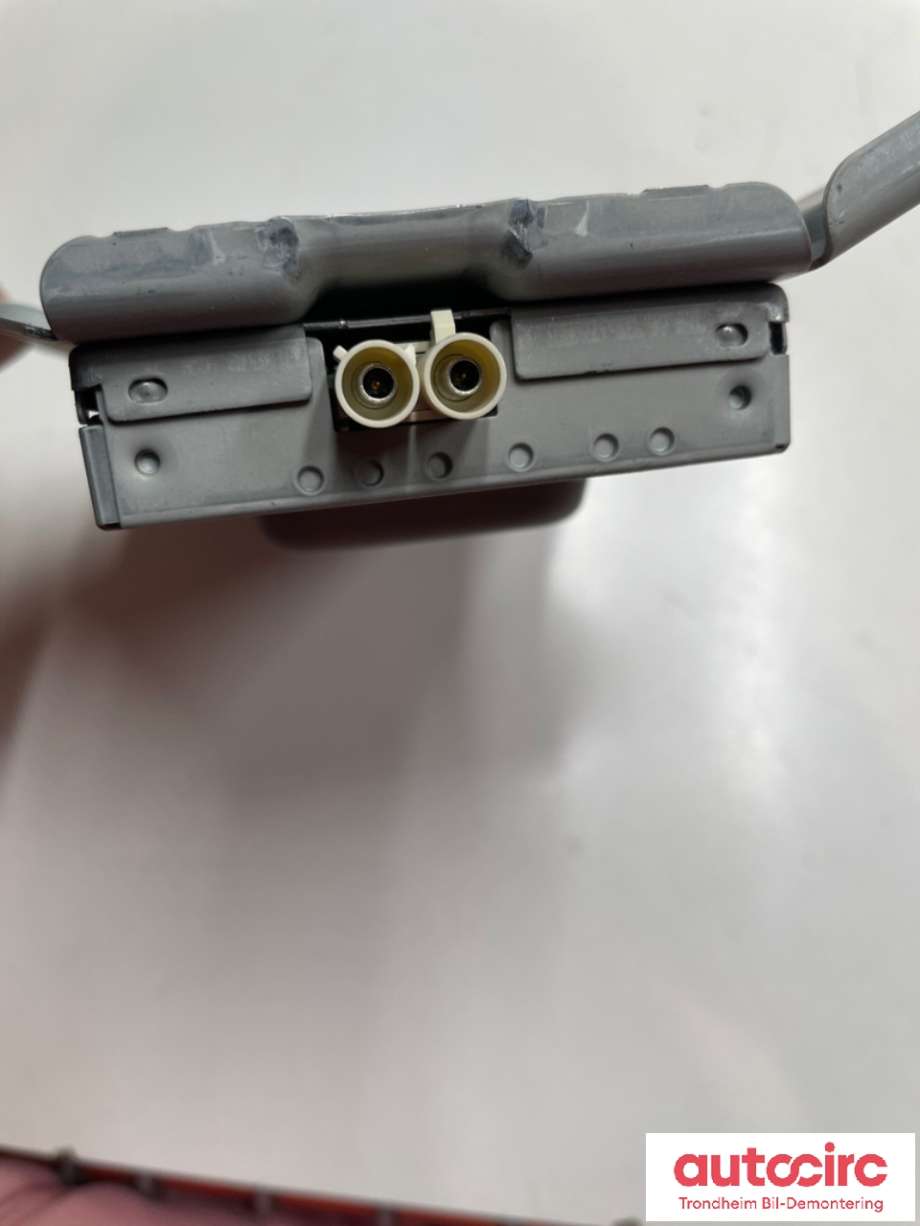 Bilstereo diverse til Tesla Model Y 2021-2024 (Type I)  (1527973-00-C|)