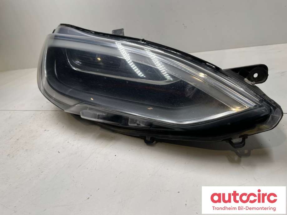 Frontlykt høyre full-LED til Tesla Model S 2016-2021 (Fase 2)  (REDUSERT PRIS|1053575-00-C|1053575-00-E|1053575-20-C)