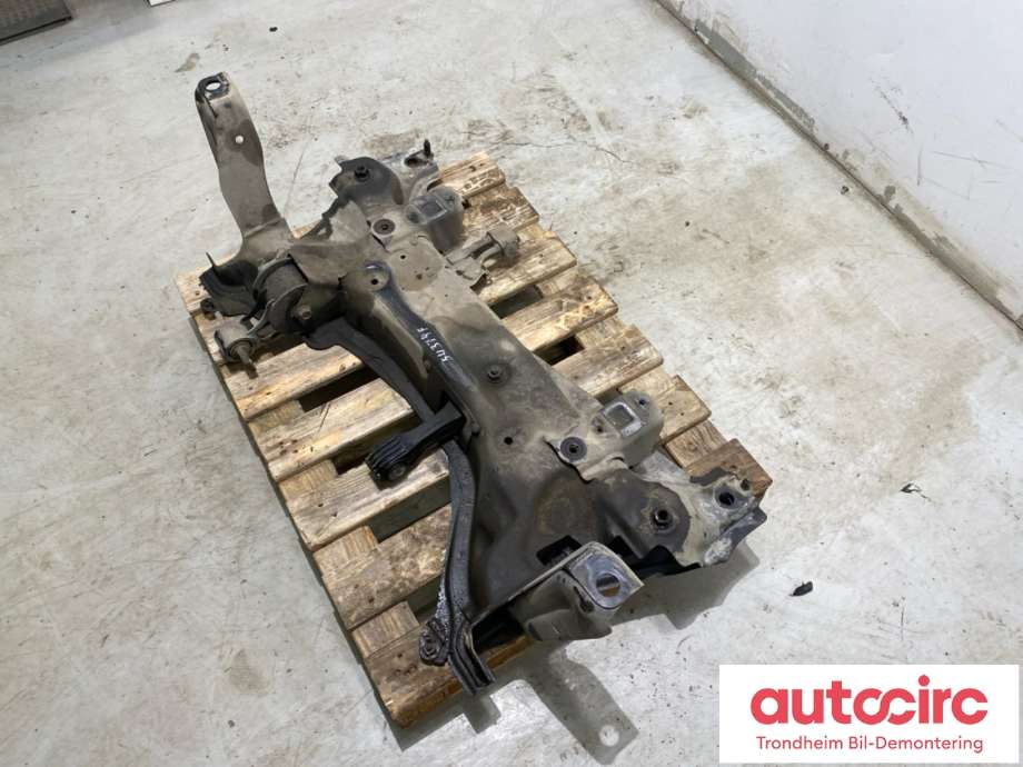Travers foran hoved til Suzuki SX4 S-CROSS 2013-->> (Type II)  (45810-61M50|)