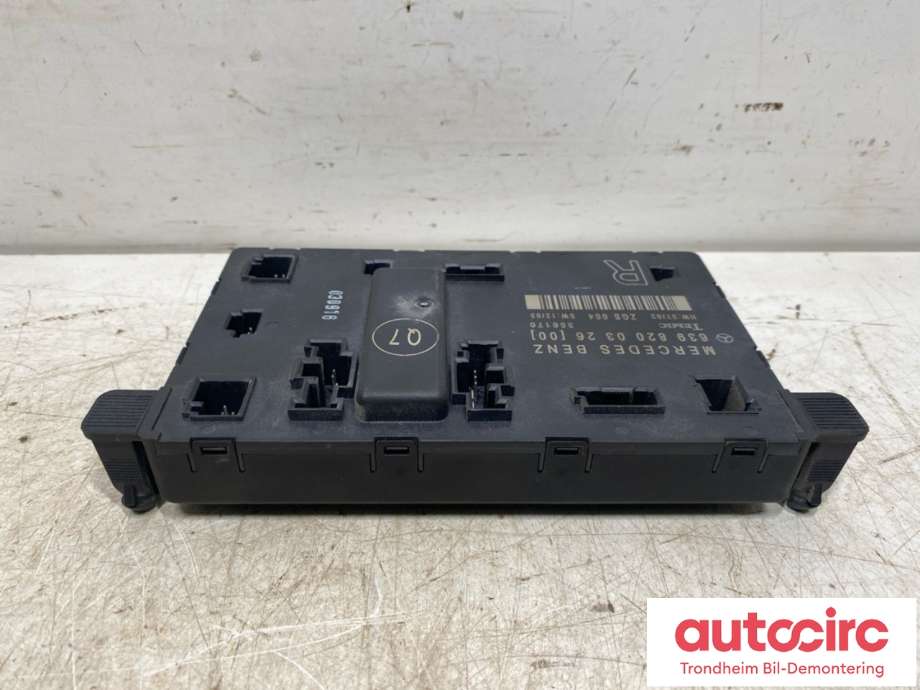Styreenhet dør høyre foran til Mercedes Vito/Viano 2004-2010 (Fase 1) (W639) (W639) (MERCEDES/TEMIC|A 639 820 03 26|A 639 820 17 26|639 820 03 26)