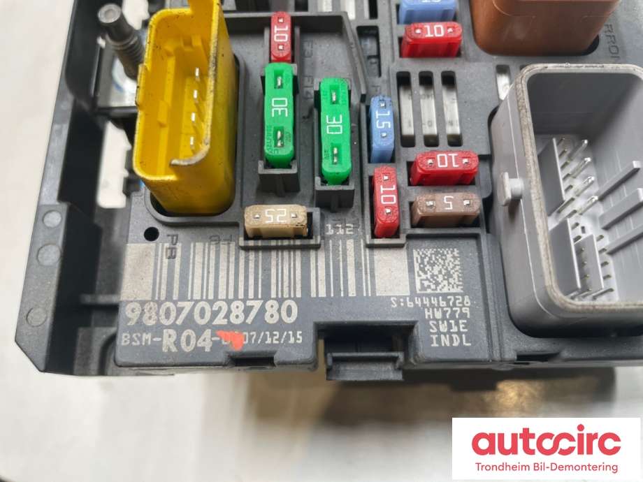 Sikringsboks motorrom til Peugeot Partner 2015-2019 (Type II, Fase 2)  (9807028780|)