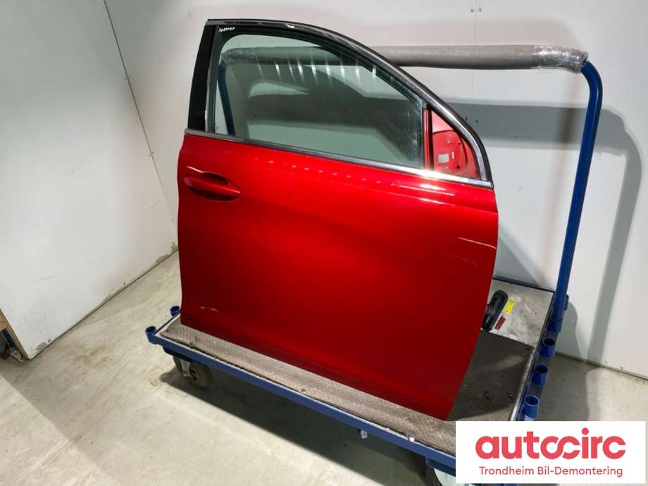 Dør høyre foran til Peugeot 308 2013-2021 (Type II)  (16 101 021 80|)