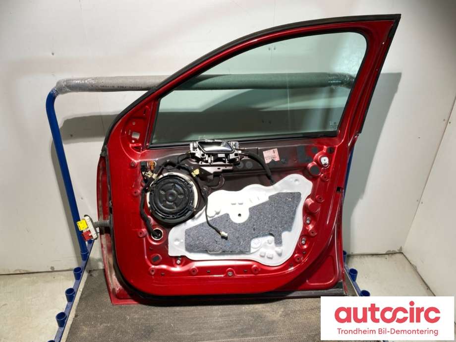 Dør høyre foran til Peugeot 308 2013-2021 (Type II)  (16 101 021 80|)