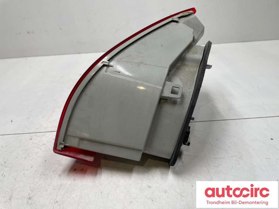 Baklykt venstre indre til Peugeot 308 2013-2021 (Type II)  (96 780 980 80|)