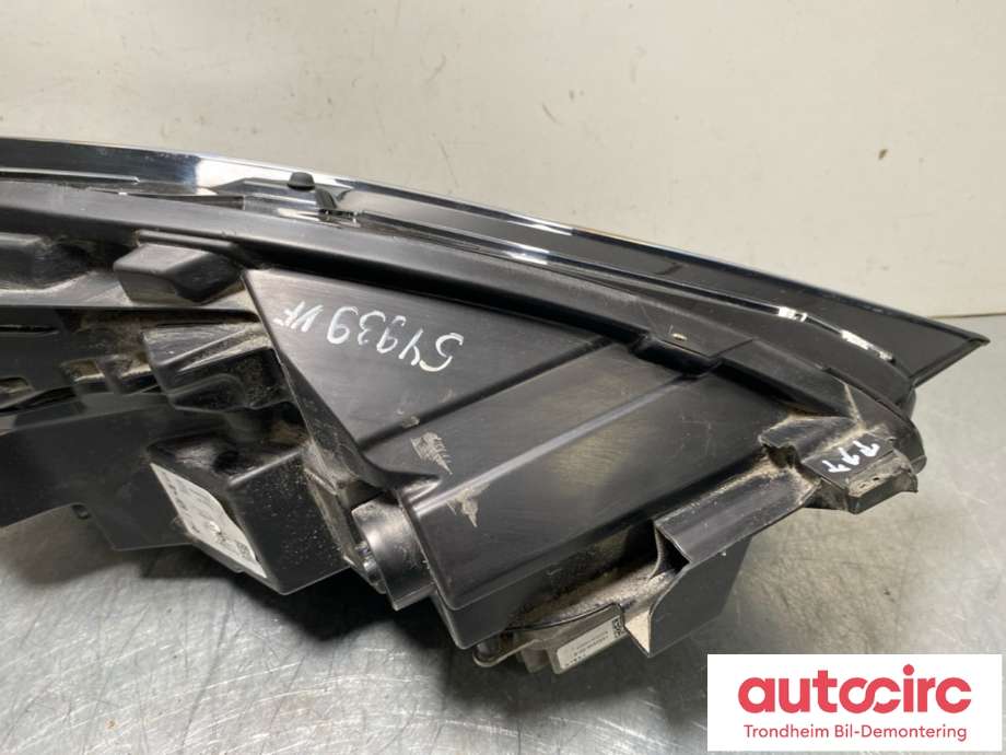Frontlykt venstre full-LED til Tesla Model Y 2024-->> (Type II)  (1514952-10-E|1514952-00-C|1514952-00-D|1514952-00-E|1514952-20-E)