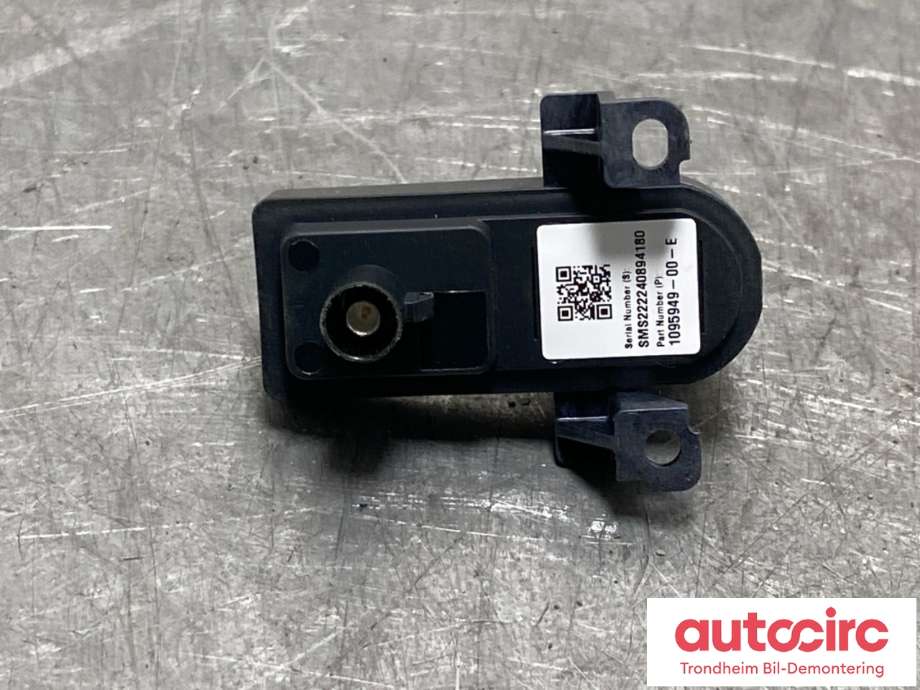 Parkeringskamera bak til Tesla Model Y 2021-2024 (Type I)  (1095949-00-E|)