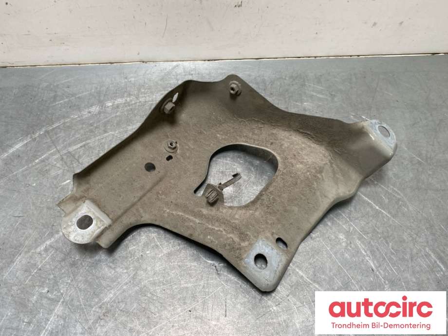 Frontlykt holder/feste til Tesla Model Y 2021-2024 (Type I)  (1504589-S0-A|)