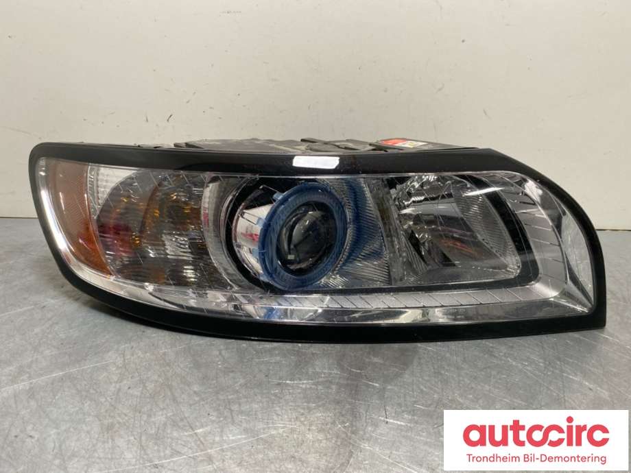 Frontlykt høyre halogen til Volvo V50, 2007-2012 (Fase 2)  (32206145)