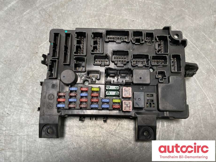 Sikringsboks til Mitsubishi Outlander, 2012-2015 (Type III, Fase 1)  (8637A860)