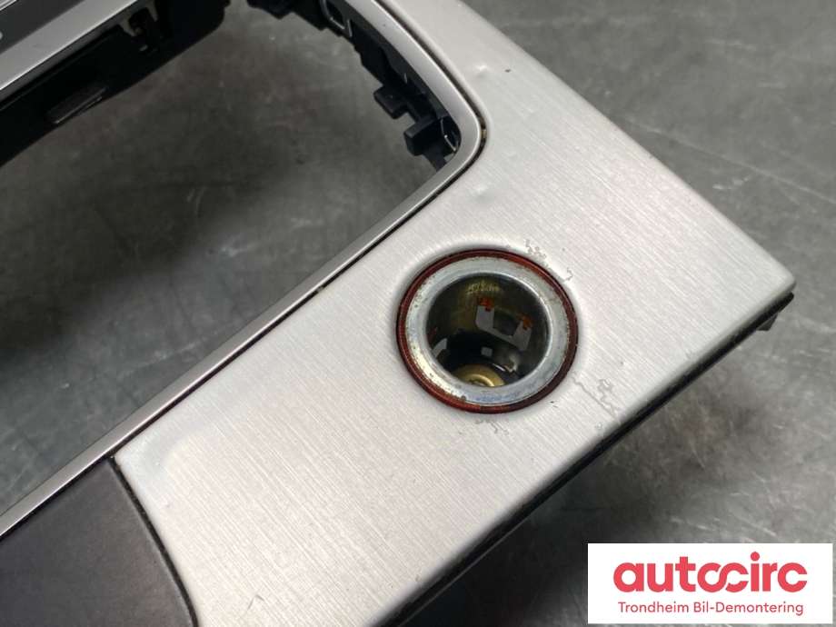 Bilstereo navigasjon betjeningspanel til Audi Q7 2010-2015 (Type I, Fase 2) (4L0 919 611 B|)