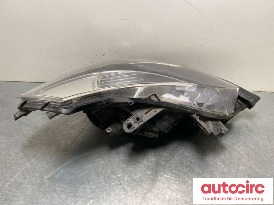 Frontlykt venstre halogen til Renault Clio 2006-2009 (Type III, Fase 1)  (260608764R|)