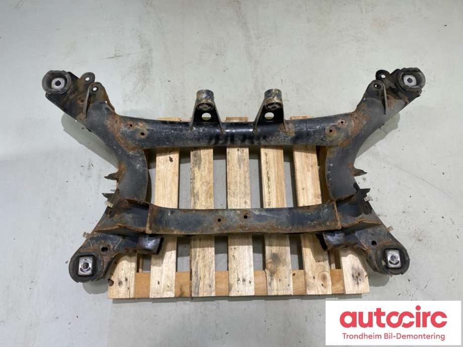 Travers bak til BMW 3-Serie 2012-2018 (F30/F31/F34) (F30/F31/F34) (33 31 6 792 507|)