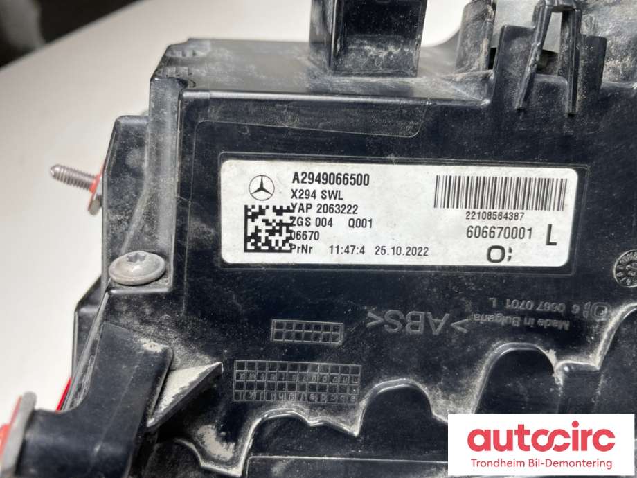Baklykt venstre ytre til Mercedes EQE 2022-->>  (A2949066500|A2949061502|)