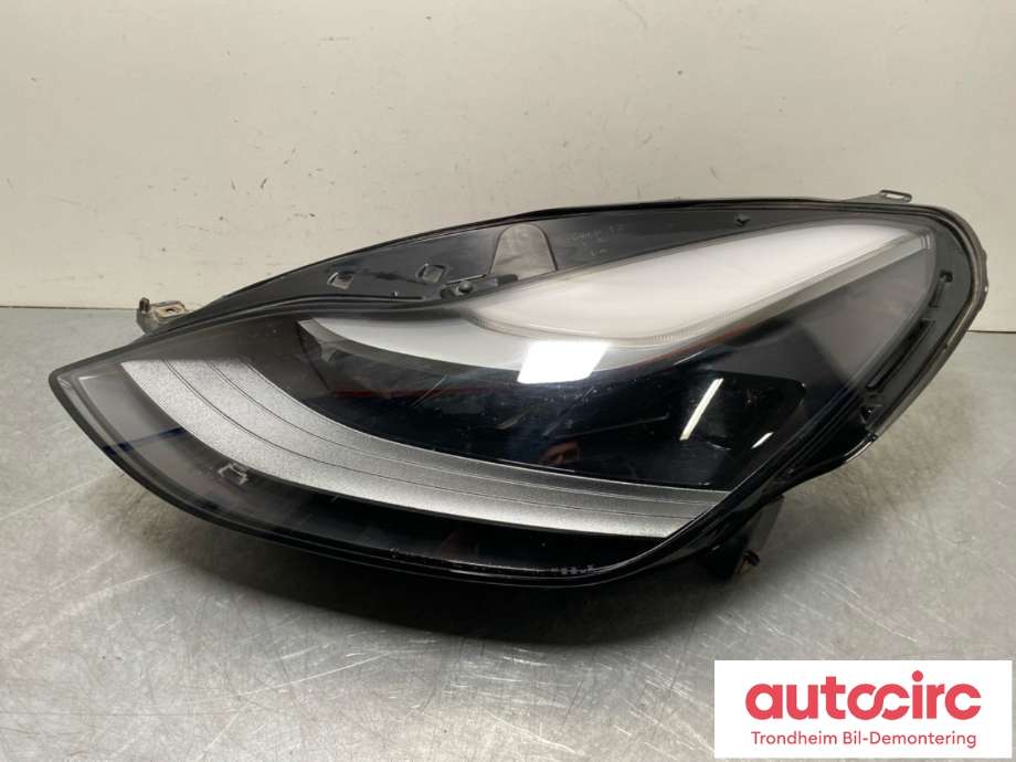 Frontlykt venstre full-LED til Tesla Model Y, 2021-2024 (Type I)  (1514952-10-E|1514952-00-C)
