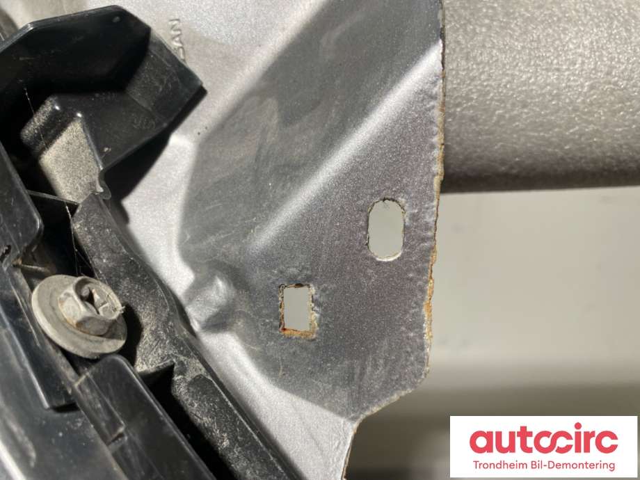 Skjerm høyre foran til Nissan Qashqai 2014-2021 (Type II)  (F31004EAMA|F31004EAMB|)
