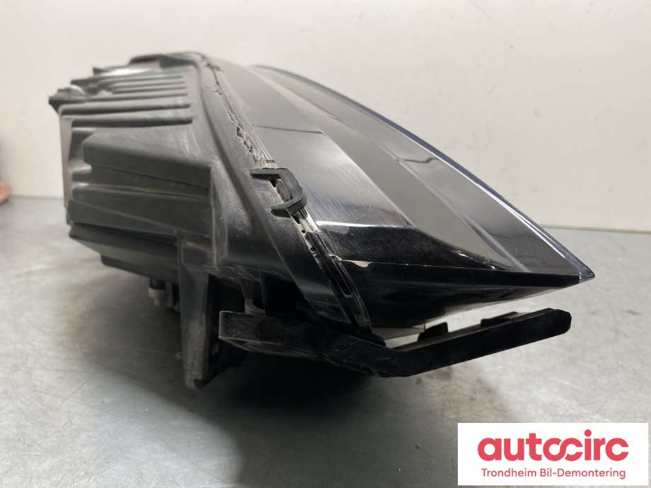 Frontlykt venstre full-LED til Tesla Model X 2016-->> (1034316-00-C|)